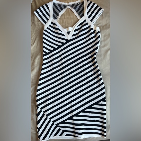 Guess Bodycon Dress Black and White - Picture 4 of 6